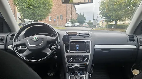 Skoda Octavia 2010 photo 5