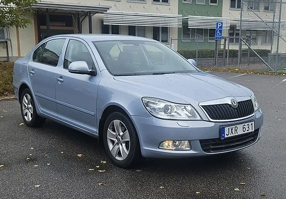 Skoda Octavia 2010 photo 2