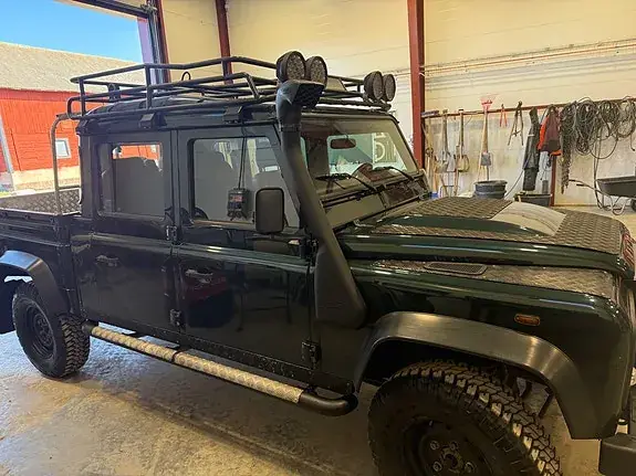 Land Rover Defender 130 2012 photo 3