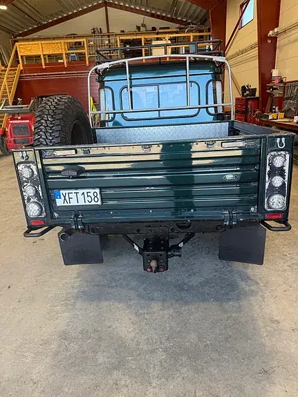 Land Rover Defender 130 2012 photo 4