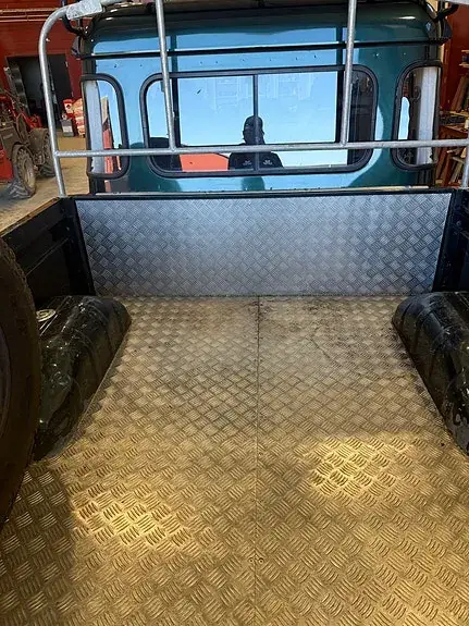 Land Rover Defender 130 2012 photo 5