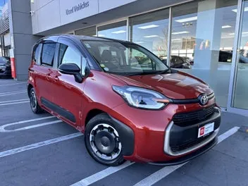 Toyota Sienta 2023 photo 2