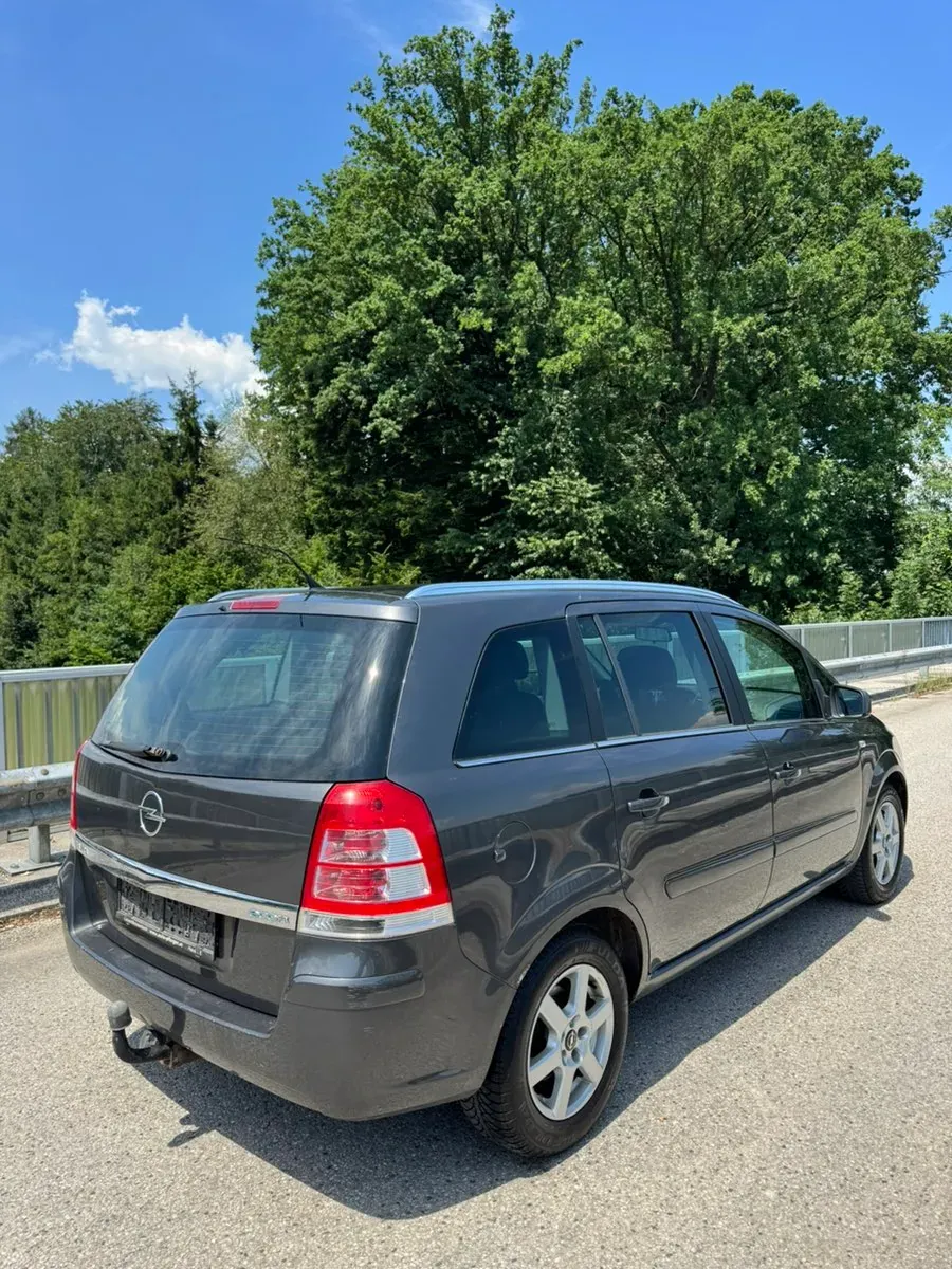 Opel Zafira 2011 photo 3