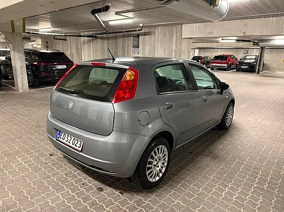 Fiat Grande Punto 2007 photo 3