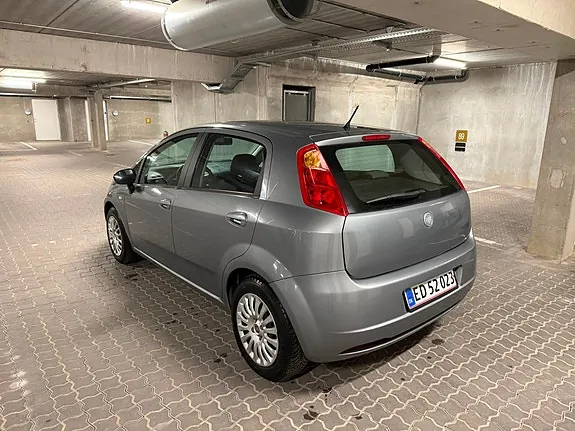 Fiat Grande Punto 2007 photo 4