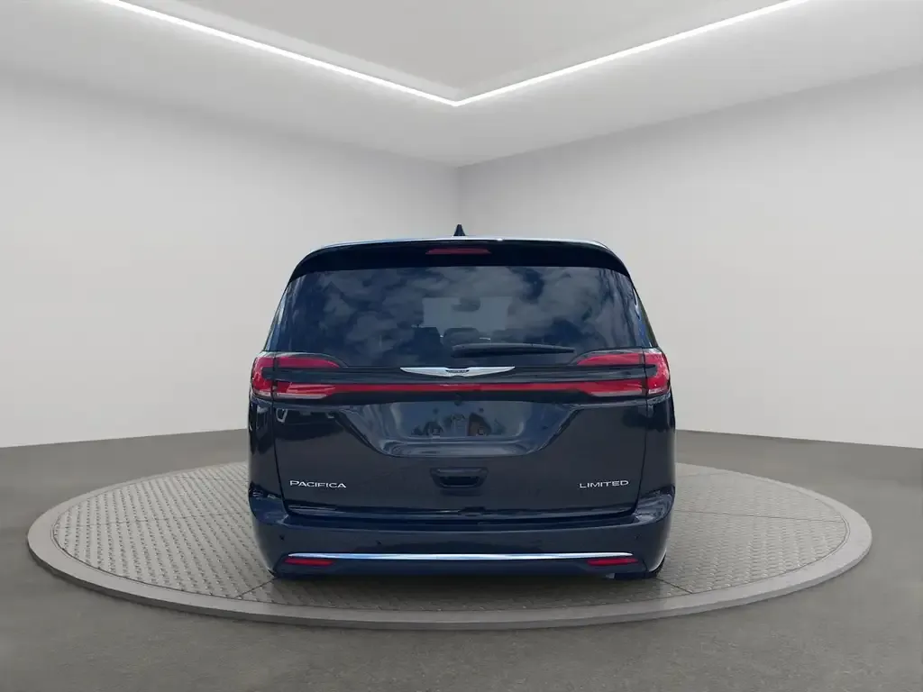 Chrysler Pacifica 2026 photo 5