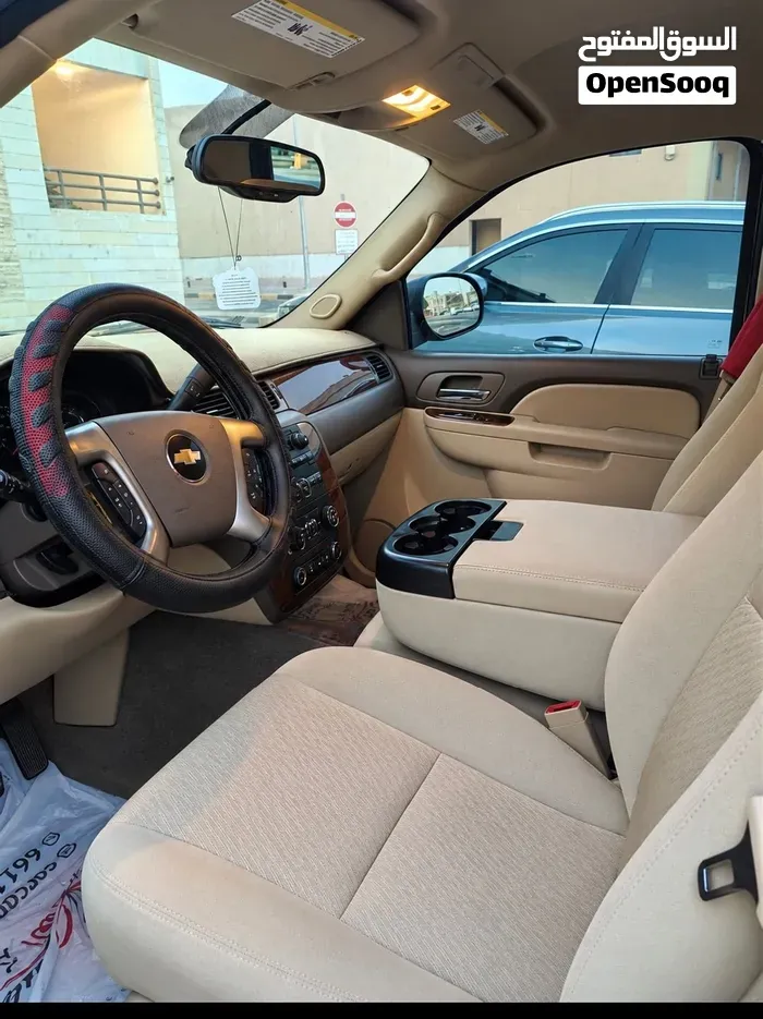 Chevrolet Tahoe 2012 photo 2