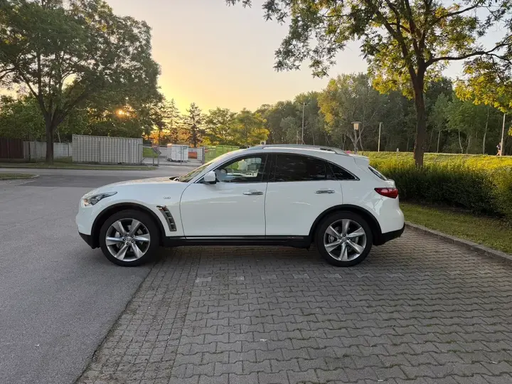 Infiniti Qx70 2014 photo 2