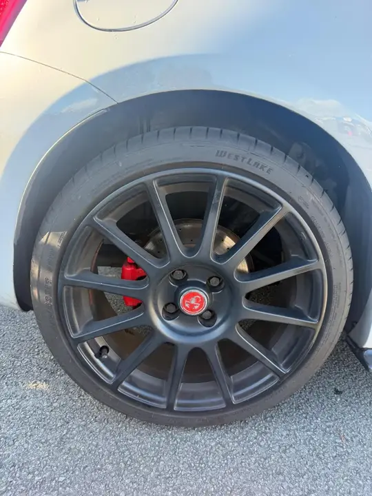 Abarth 595 2018 photo 4