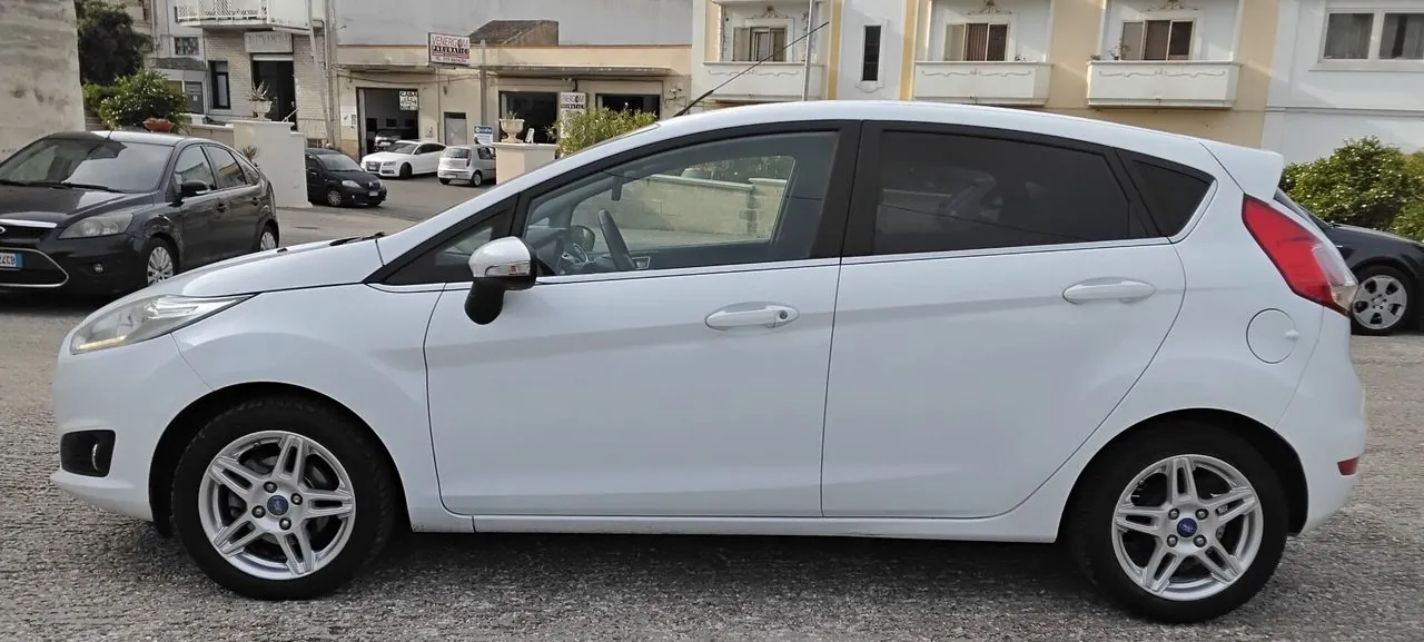Ford Fiesta 2015 photo 4