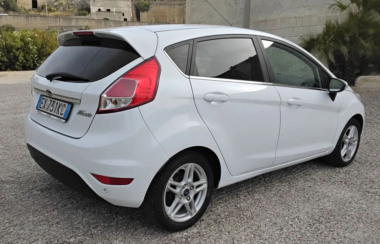 Ford Fiesta 2015 photo 5