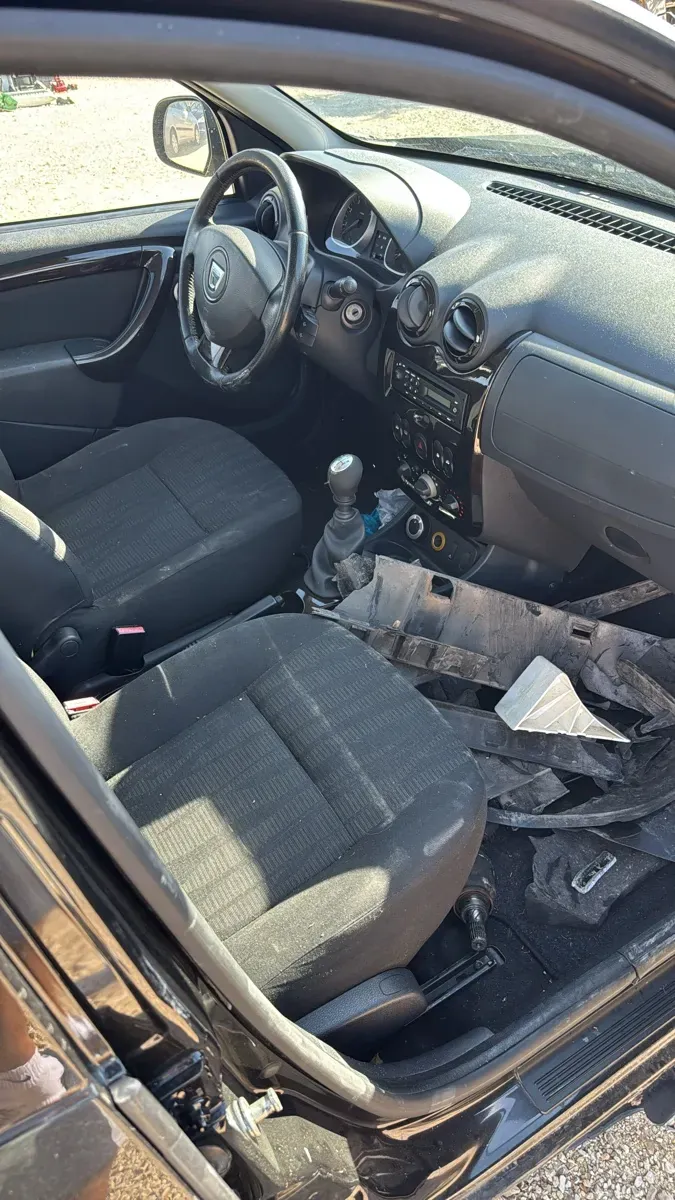 Dacia Duster 2010 photo 2
