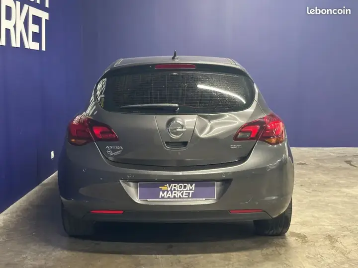 Opel Astra 2011 photo 5