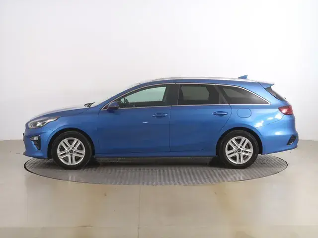 Kia Ceed Sw 2022 photo 2