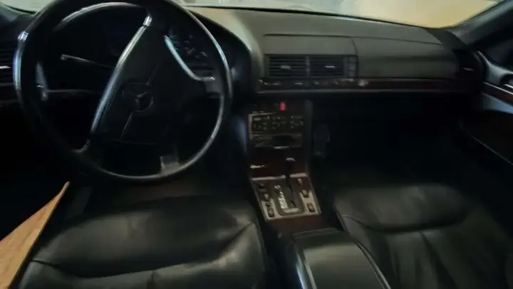 Mercedes-Benz S-Class 1993 photo 3