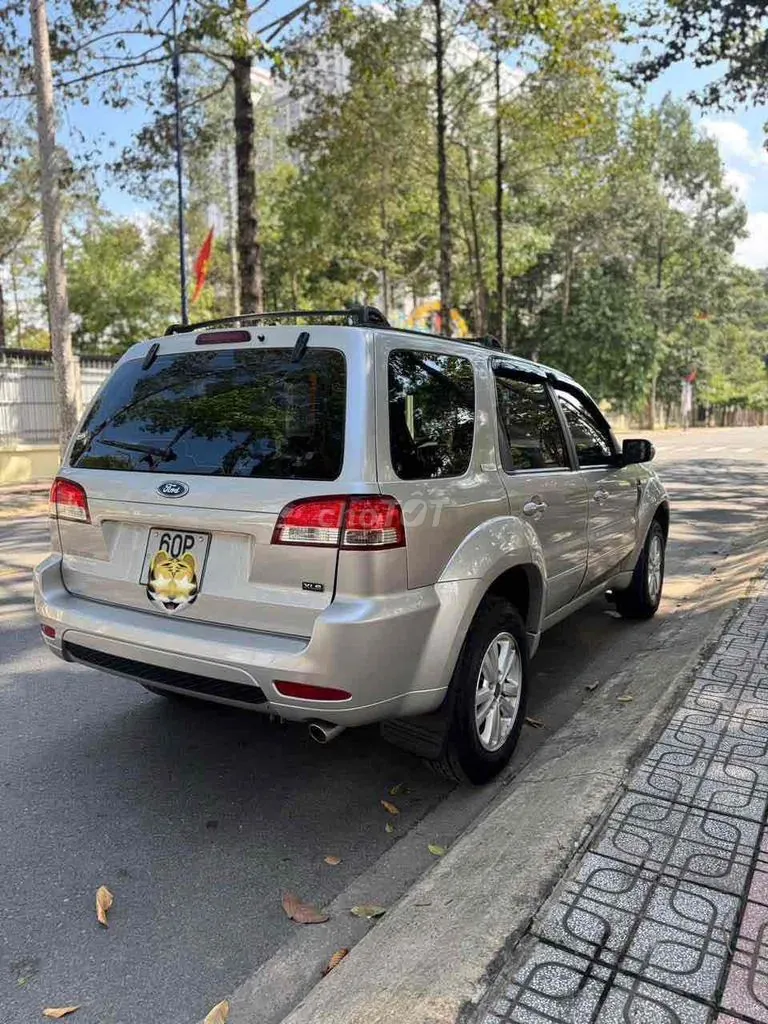 Ford Escape 2010 photo 2