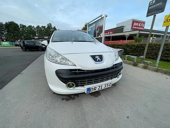 Peugeot 207 2008 photo 4