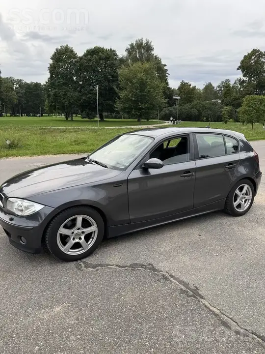 BMW 118D 2005 photo 2