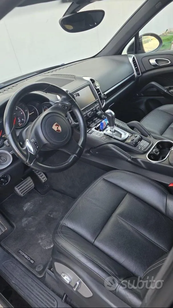Porsche Cayenne 2010 photo 4