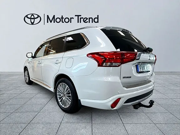 Mitsubishi Outlander 2018 photo 2