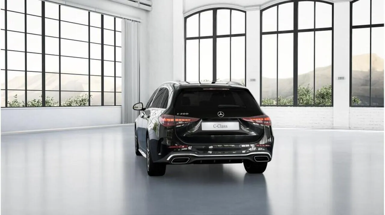 Mercedes-Benz C-Class photo 4