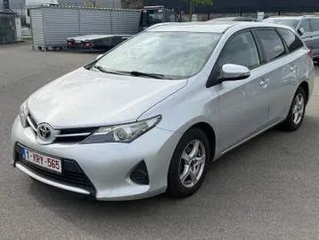 Toyota Auris 2015 photo 3