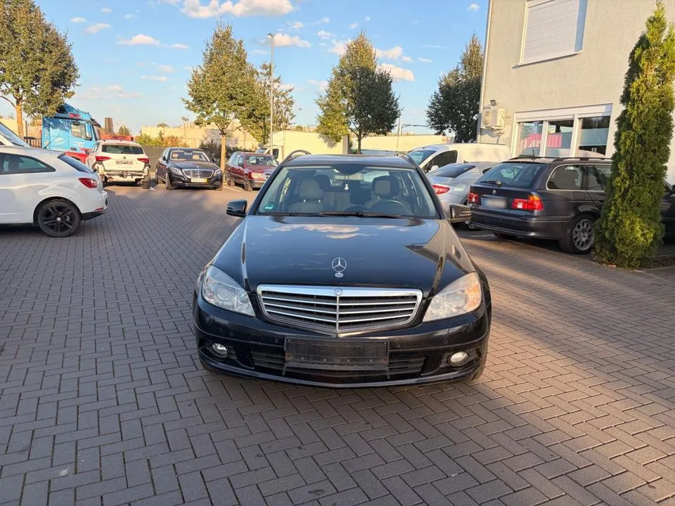Mercedes-Benz C220