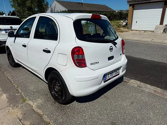 Nissan Micra 2011 photo 3