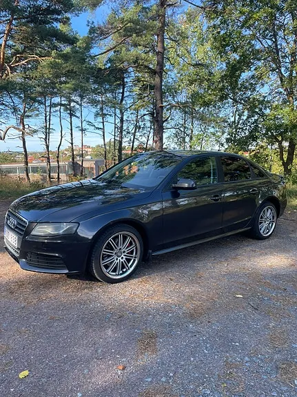 Audi A4 2010 photo 2