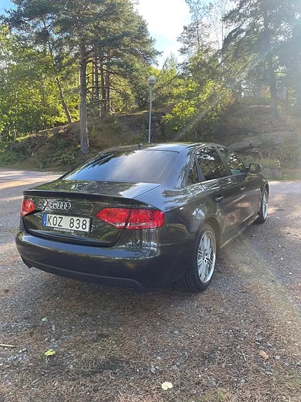 Audi A4 2010 photo 4