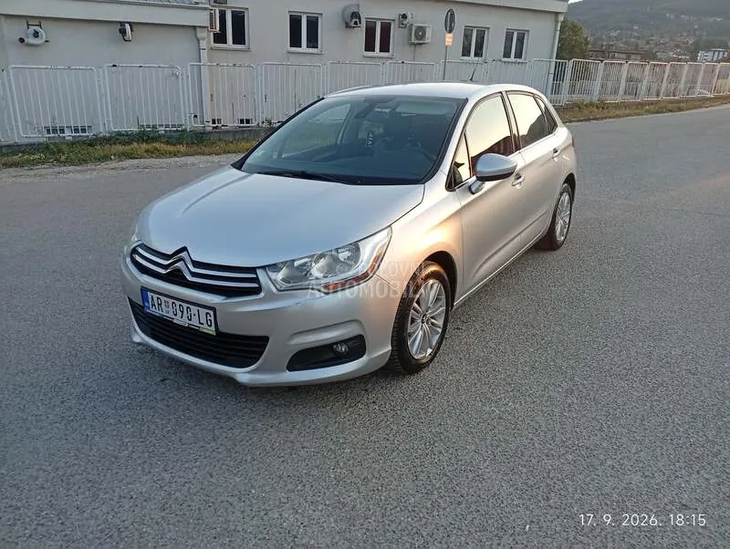Citroen C4 2013 photo 2