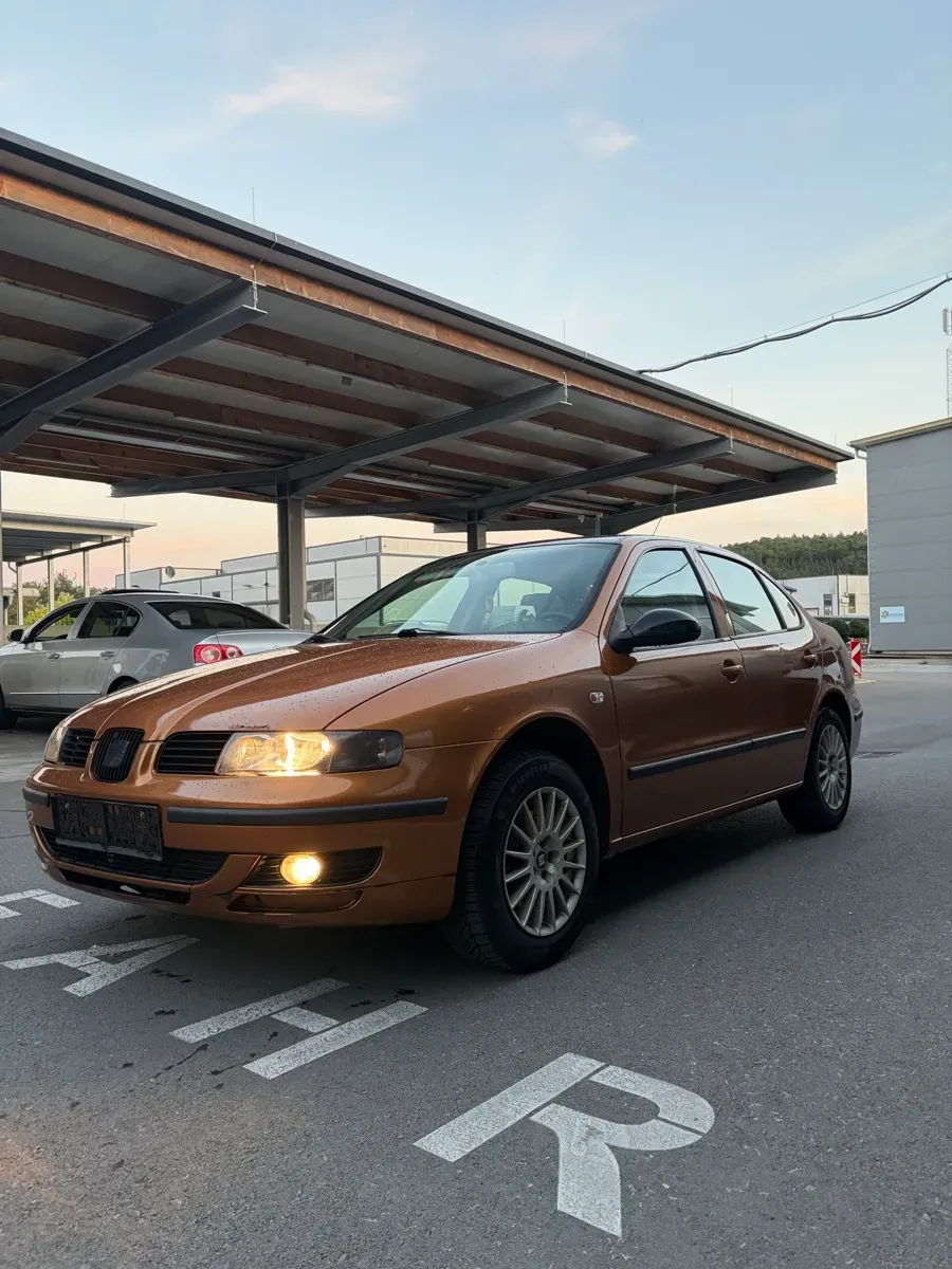 Seat Toledo 2004 photo 2