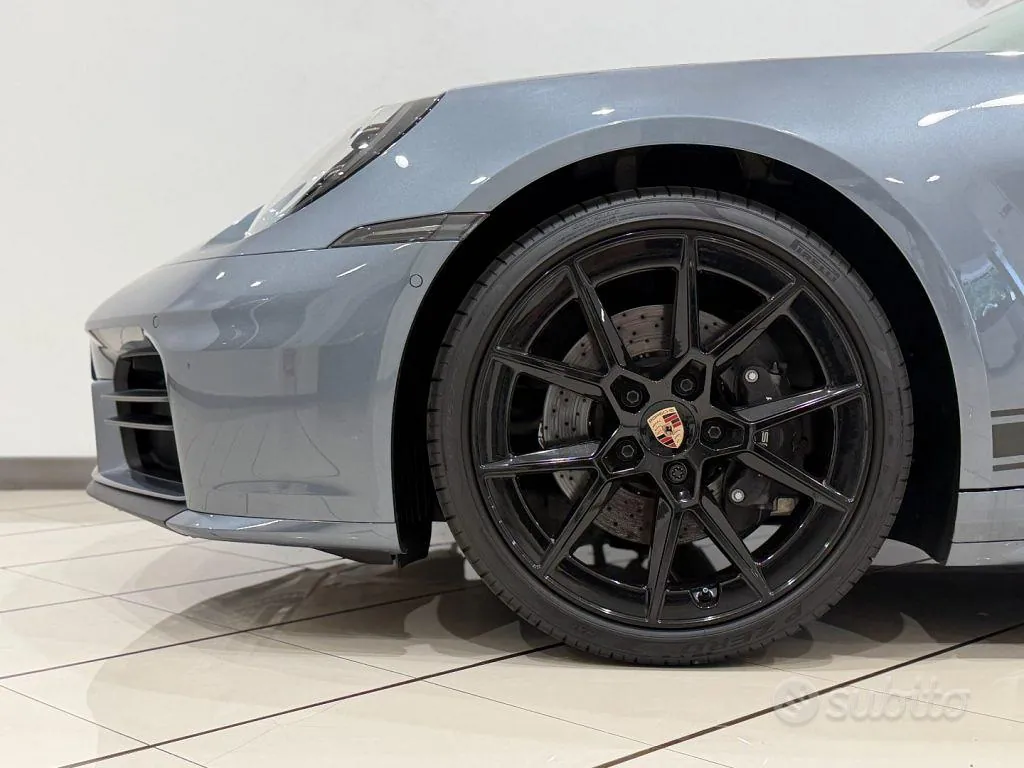 Porsche 911 Carrera 992.2 2025 photo 5