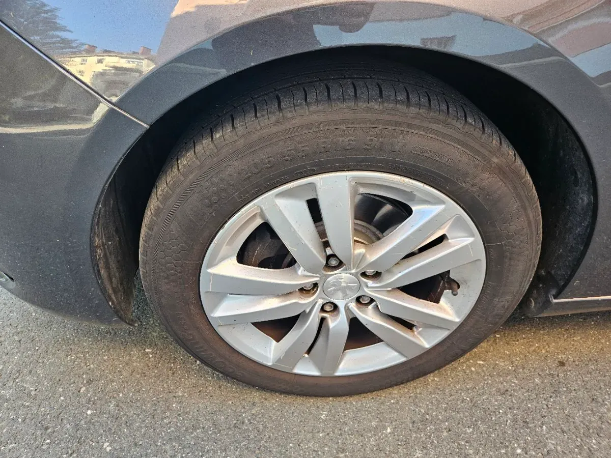 Peugeot 308 2018 photo 3