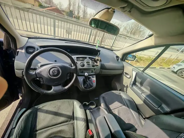 Renault Scenic 2008 photo 2