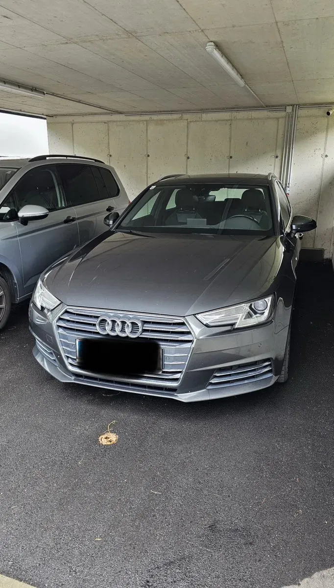 Audi A4 2017 photo 2