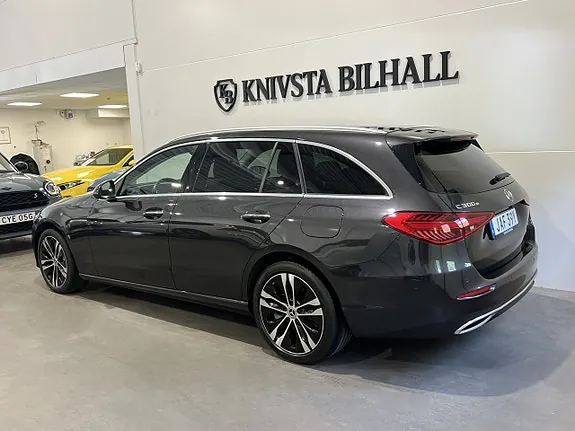 Mercedes-Benz C300 2023 photo 2