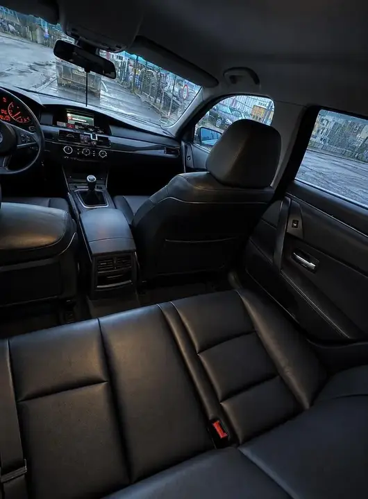 BMW 520I