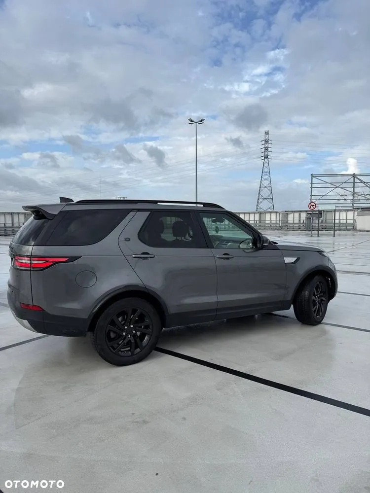 Land Rover Discovery 2017 photo 2