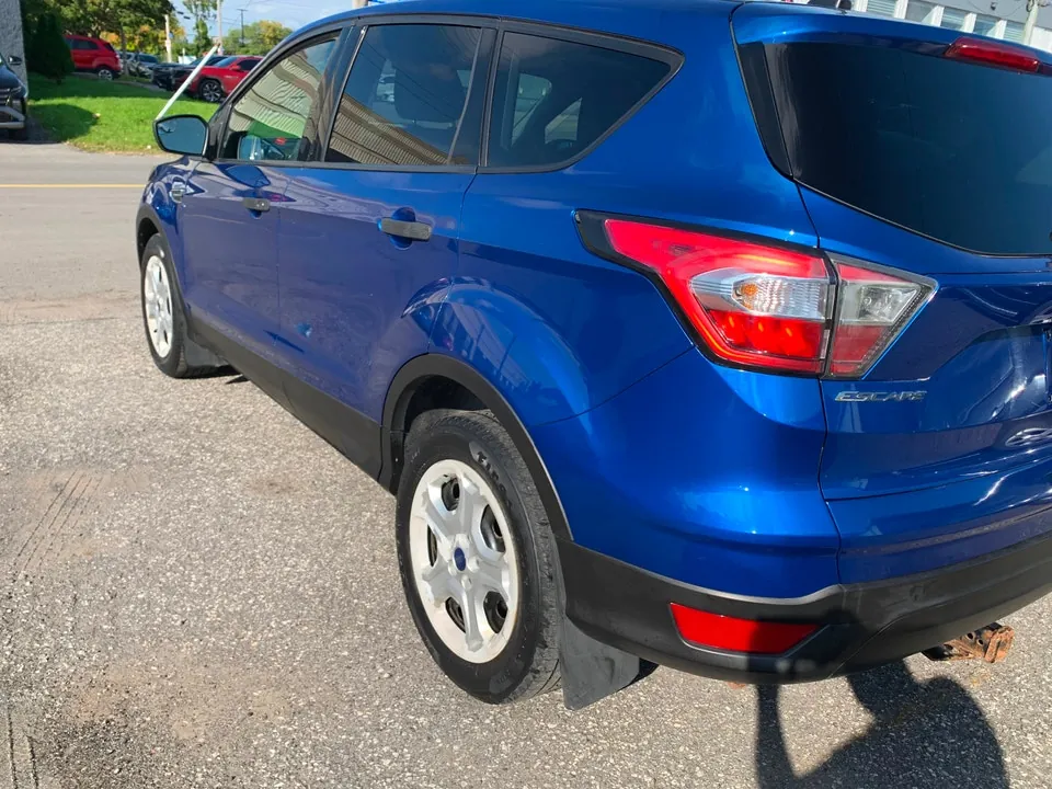 Ford Escape 2017 photo 3