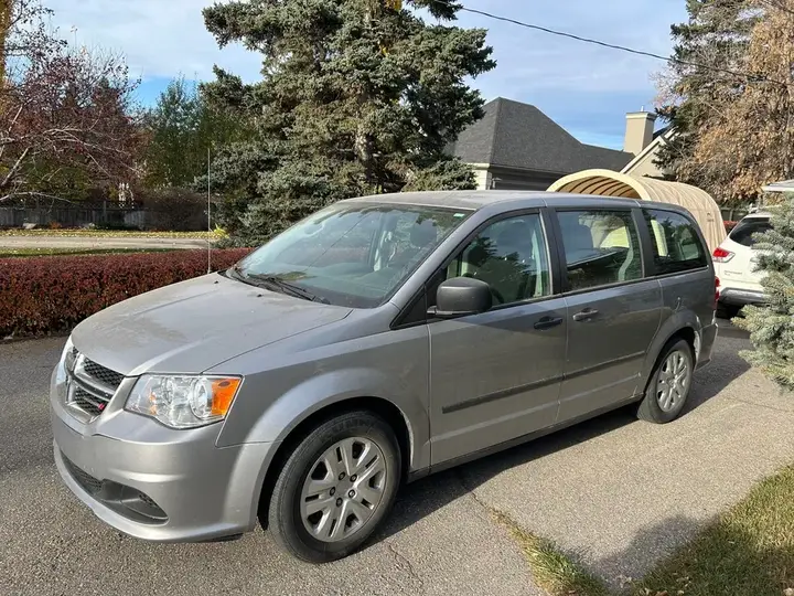 Dodge Grand Caravan 2017 photo 2