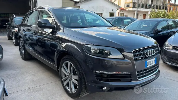 Audi Q7 2007 photo 2