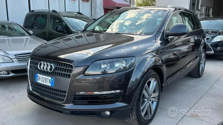 Audi Q7 2007 photo 4
