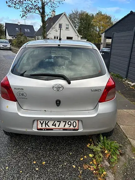 Toyota Yaris 2006 photo 2