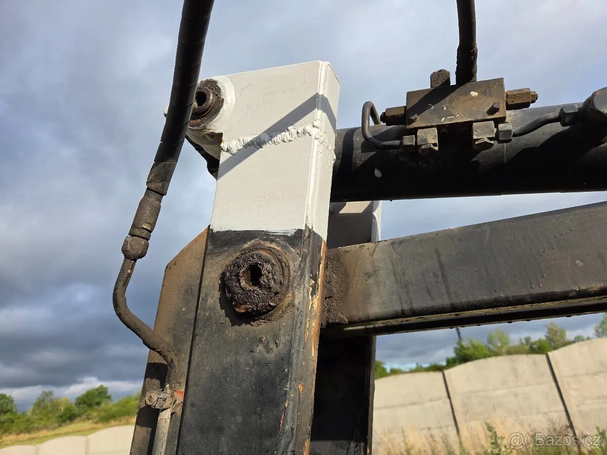 Mitsubishi Fuso 2009 photo 2