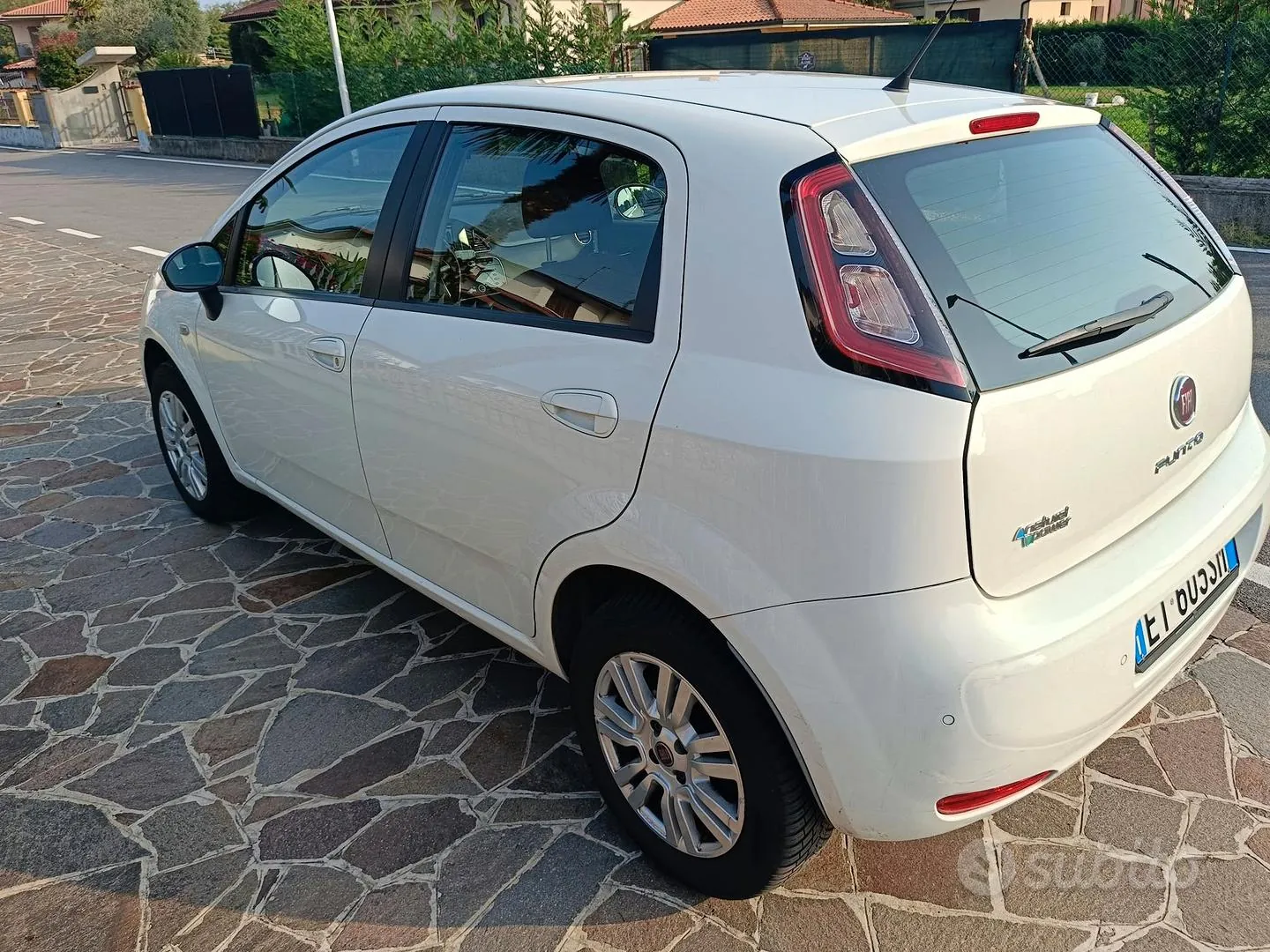 Fiat Punto 2013 photo 2