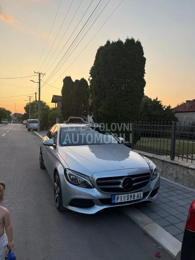 Mercedes-Benz C 220