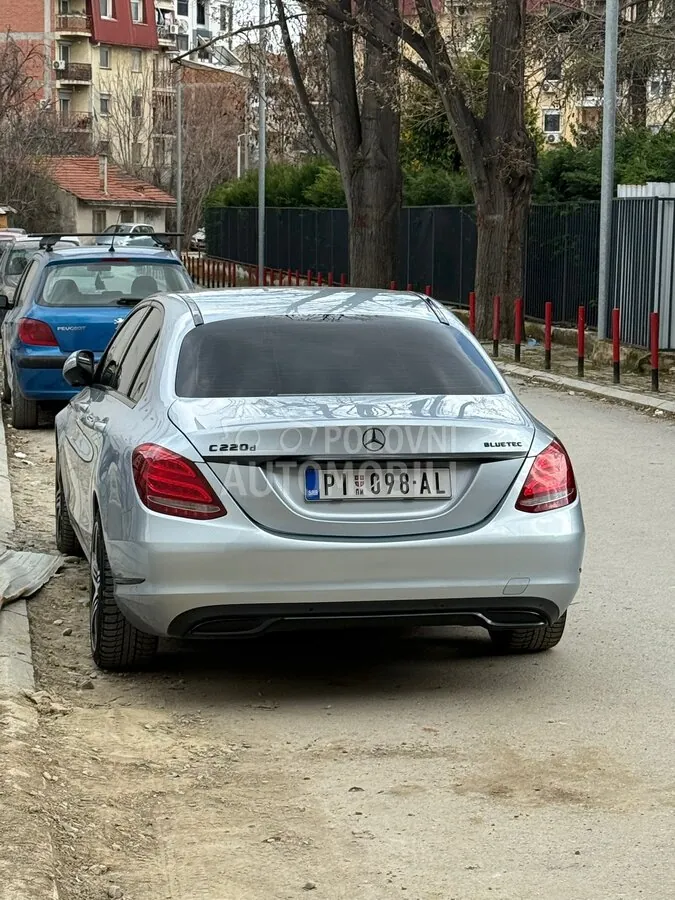 Mercedes-Benz C 220 2015 photo 2