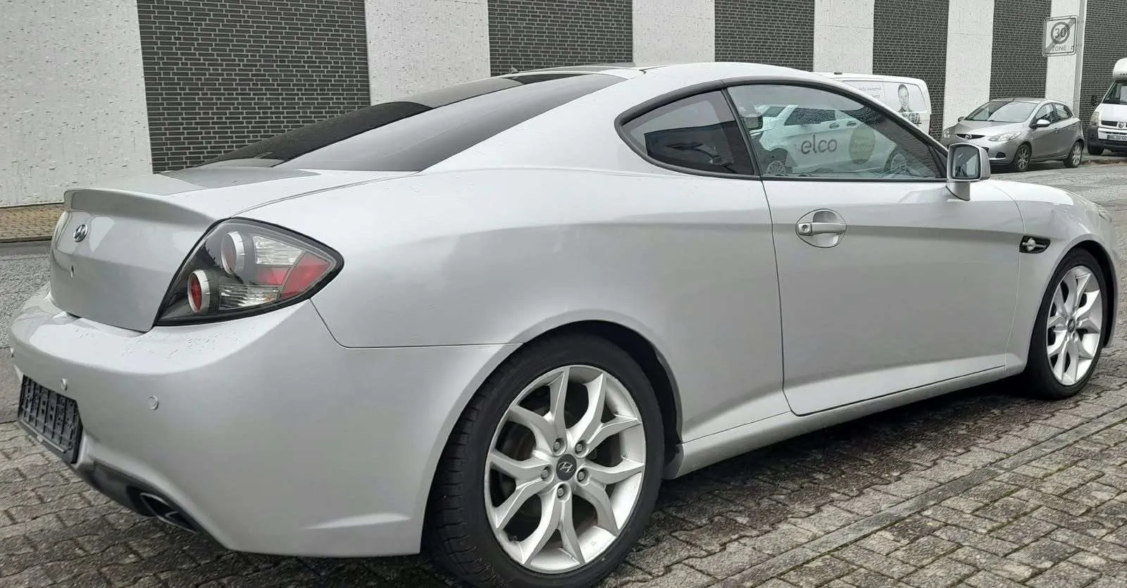 Hyundai Coupe 2007 photo 2