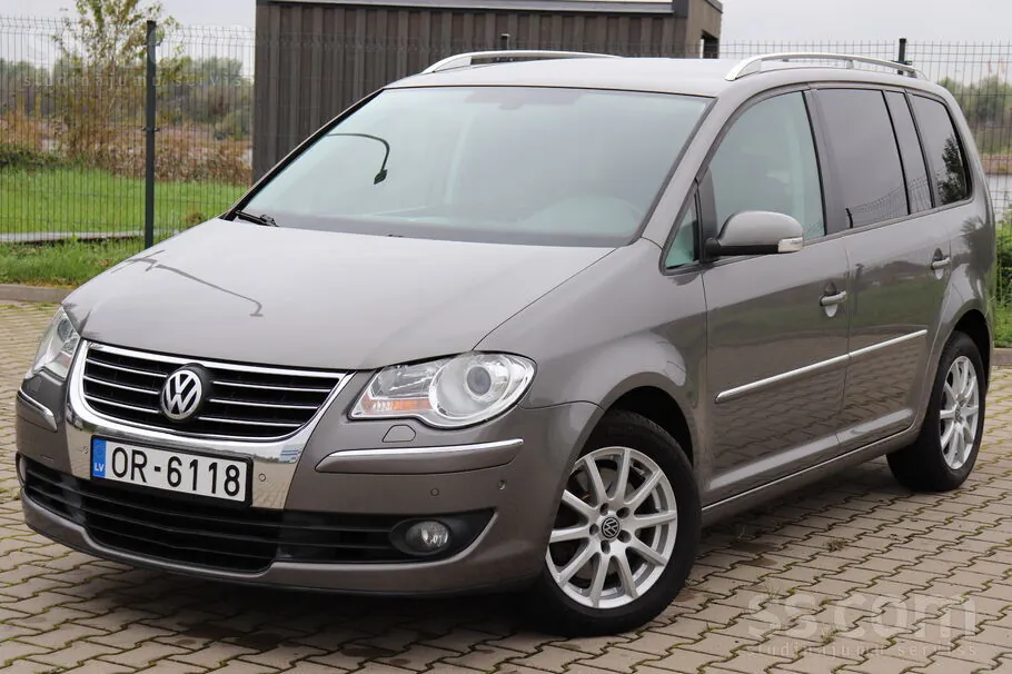 Volkswagen Touran 2008 photo 4